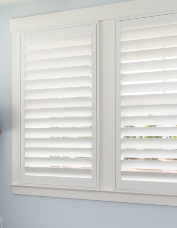 Plantation shutters with hidden tilt rods in Dallas